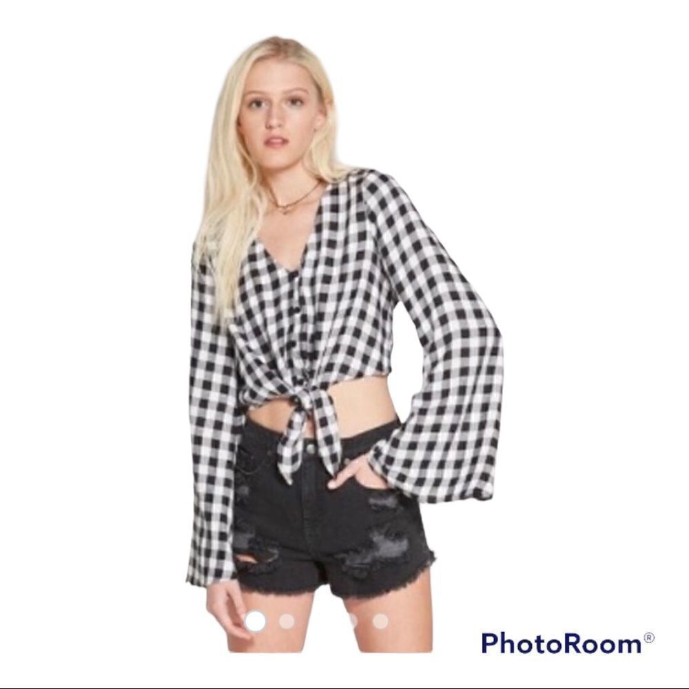 Wild Fable Cropped Tie Front Top Sz M Black White Buffalo Check Long Bell Sleeve